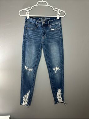 American Eagle Outfitters Women’s Medium Blue Distressed Jeans